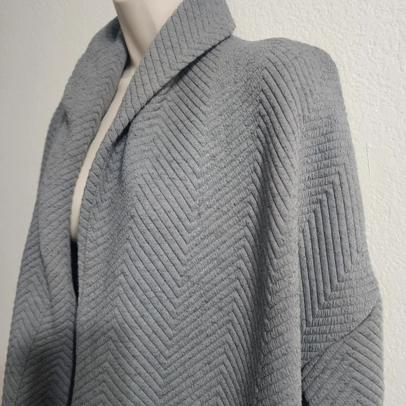 FABLETICS Vanessa Quilted Cardigan in Mid Grey   Size XS - Picture 7 of 11